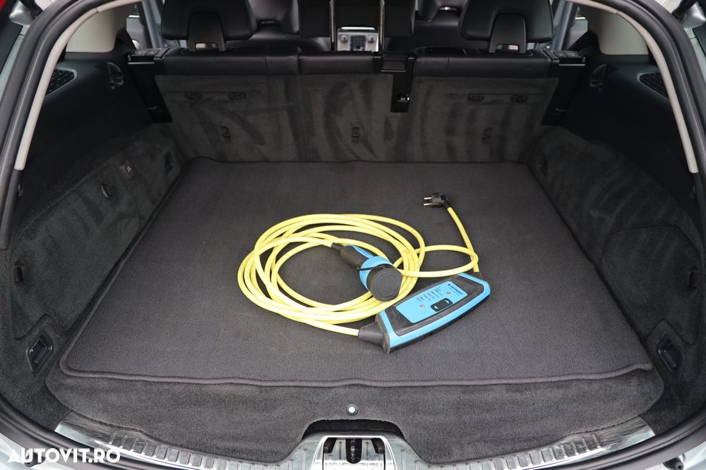 Volvo V60 D6 Plug-In-Hybrid AWD Geartronic Momentum - 25