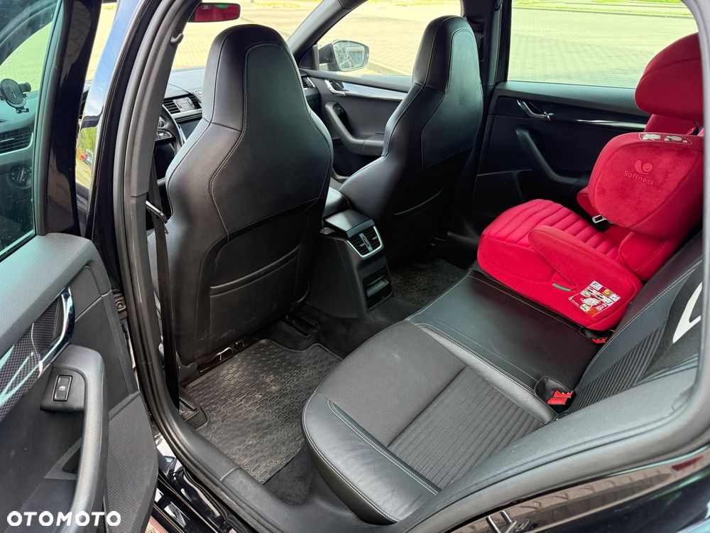 Skoda Octavia 2.0 TDI SCR 4x4 RS DSG - 10