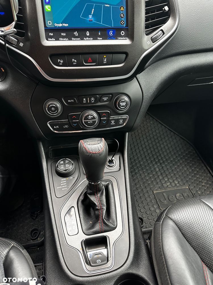 Jeep Cherokee - 13