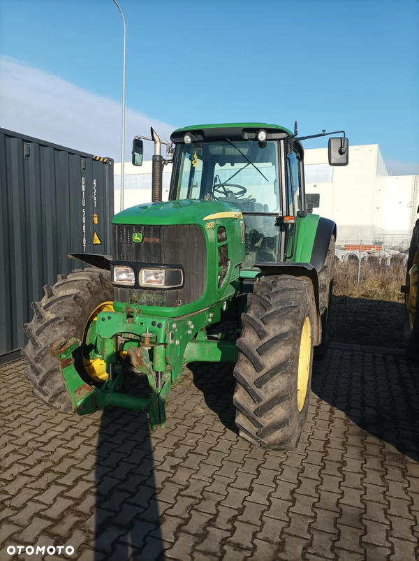 John Deere 6830