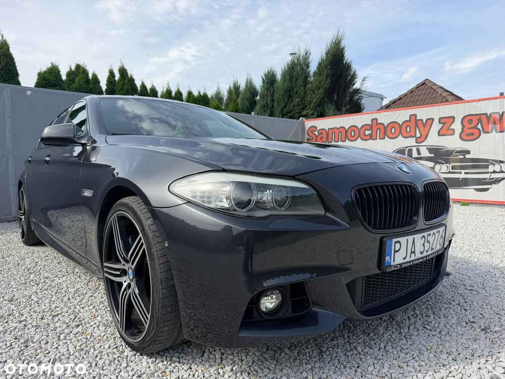 BMW Seria 5 550i xDrive - 15