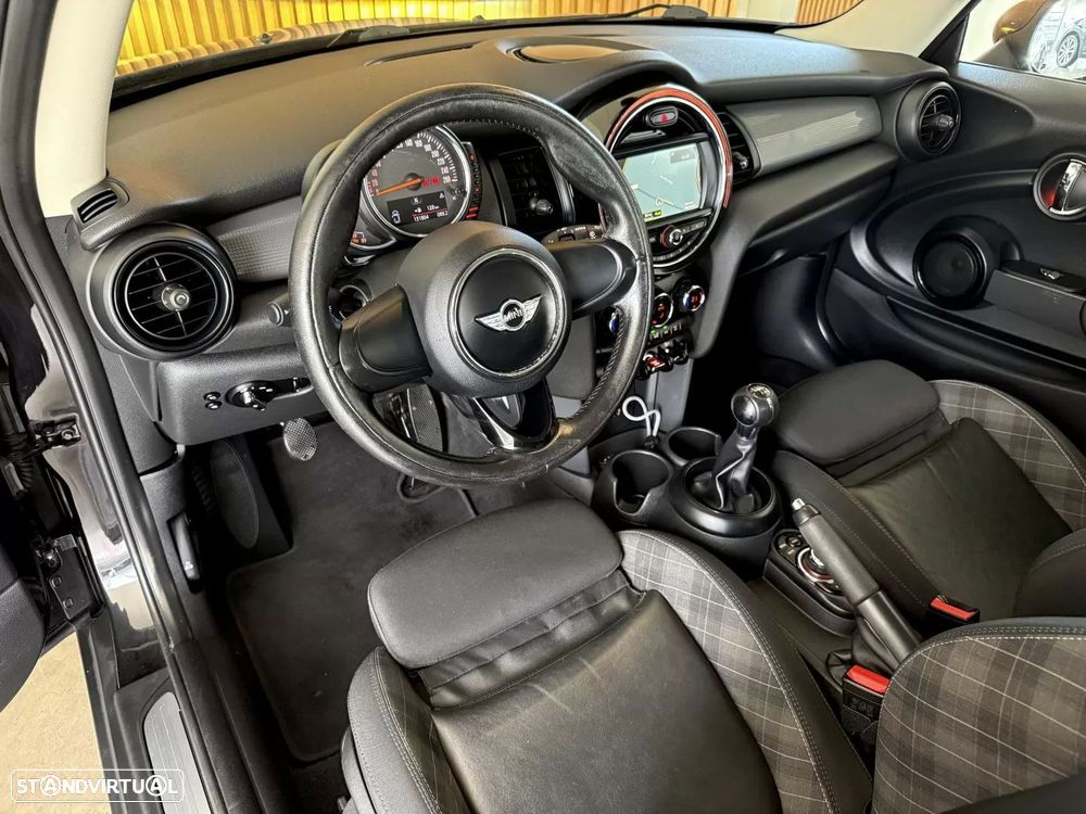 MINI 3 Portas One D - 28