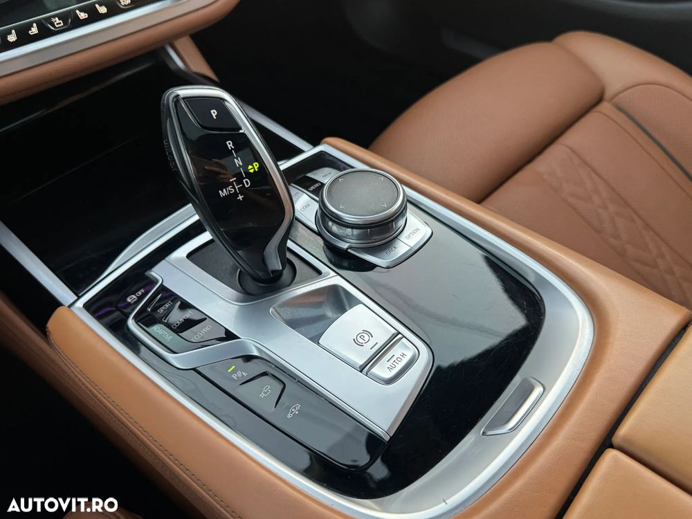 BMW Seria 7 750Ld xDrive - 38