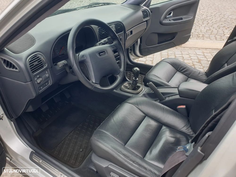 Volvo V40 Cross Country - 5