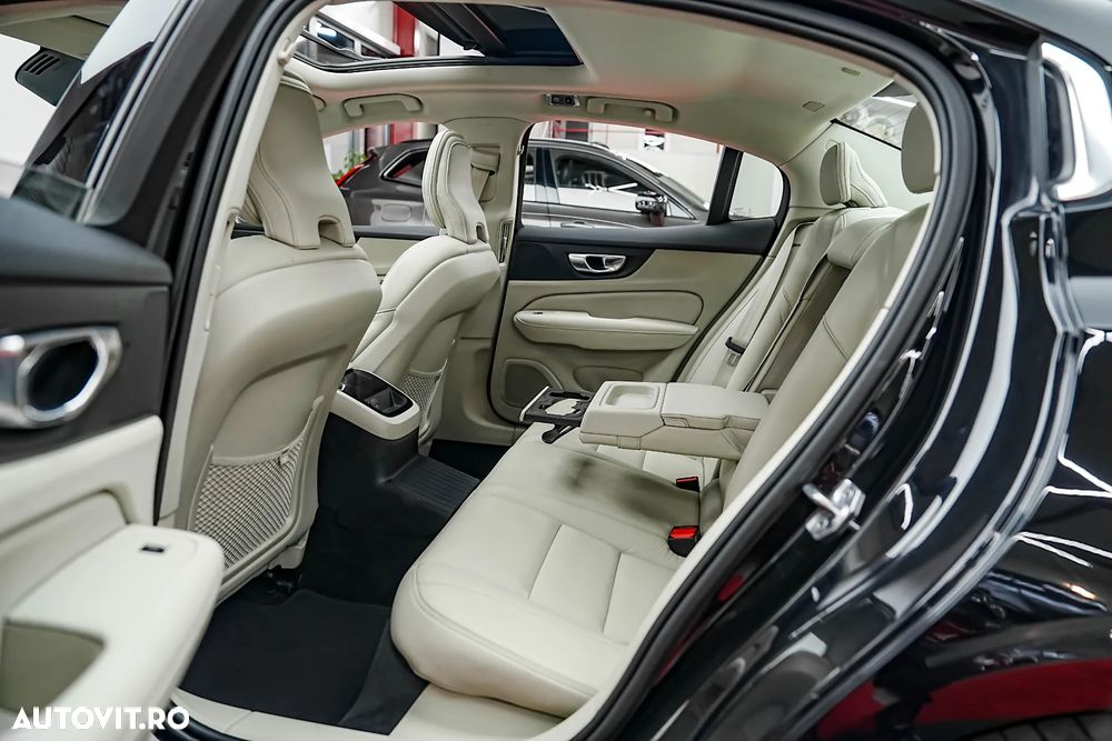 Volvo S60 T8 eAWD Momentum Pro - 6