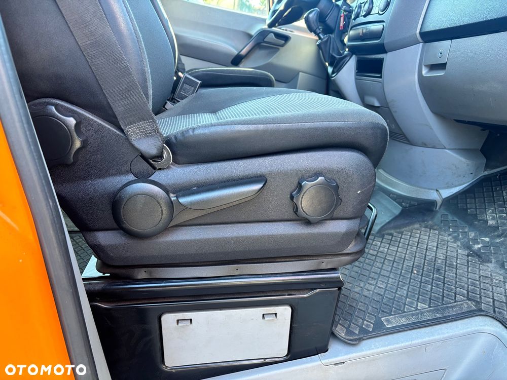 Mercedes-Benz Sprinter - 12