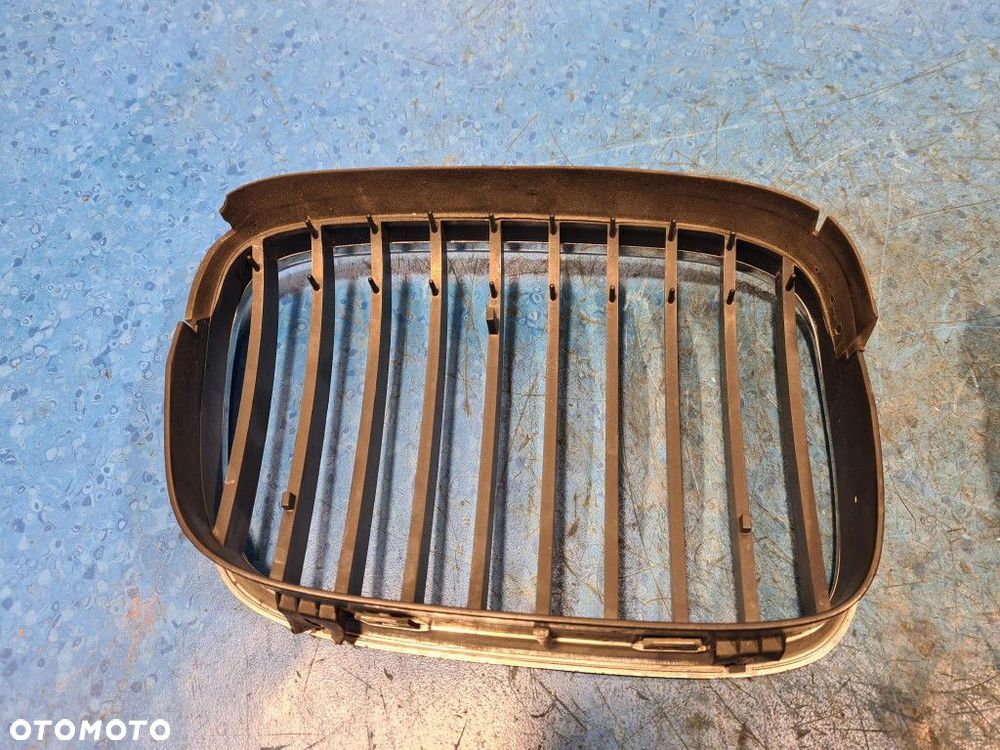 BMW 5 E39  ATRAPA / GRILL - 9