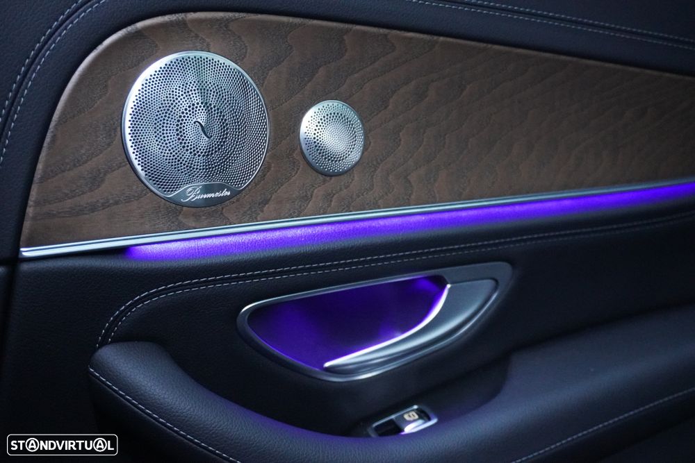 Mercedes-Benz E 300 de 4Matic 9G-TRONIC AMG Line - 55