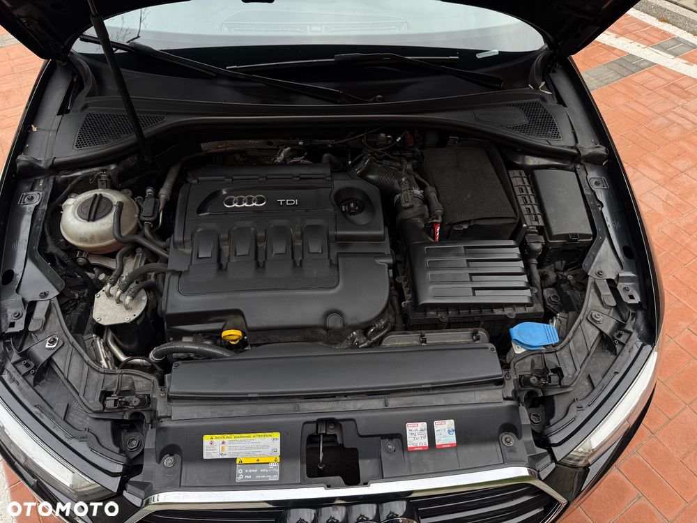 Audi A3 Sportback 1.6 TDI S tronic design - 23
