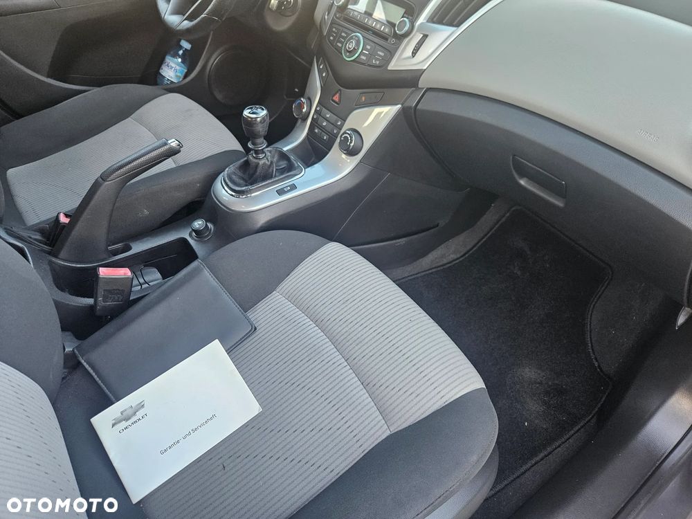 Chevrolet Cruze - 29