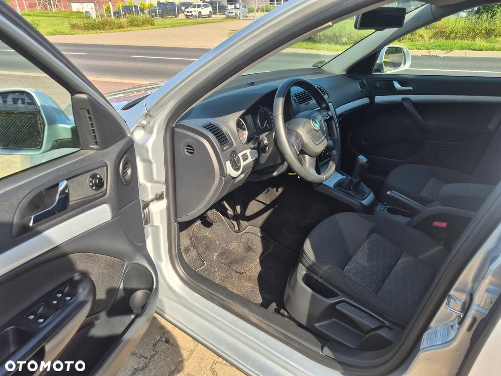 Skoda Octavia 2.0 TDI DPF Ambiente - 21