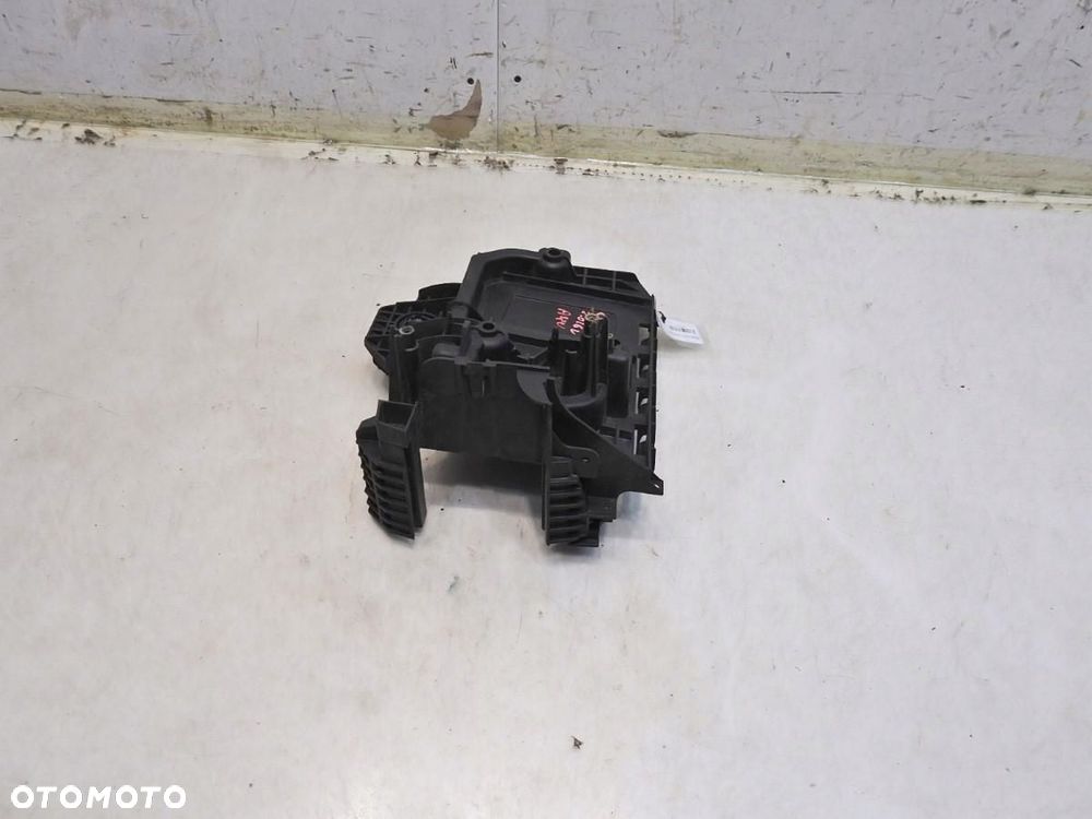 PODSTAWA AKUMULATORA CITROEN C5 I 2.0 16V - 5