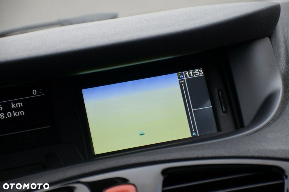 Renault Grand Scenic - 36