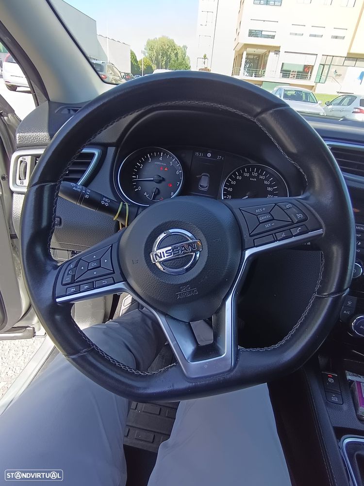 Nissan Qashqai 1.3 DIG-T N-Connecta J18 - 12