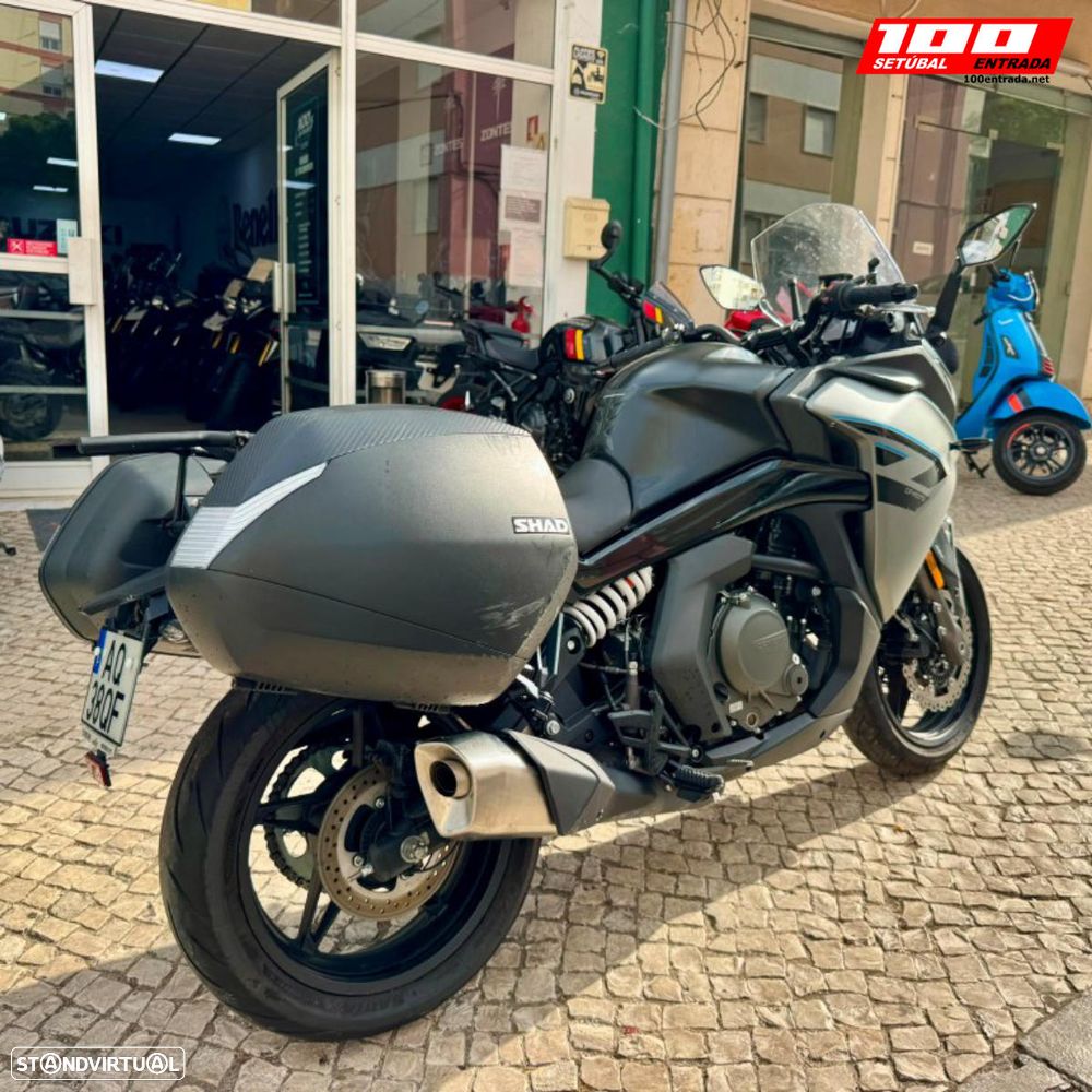 CF Moto 650GT 8F - 11