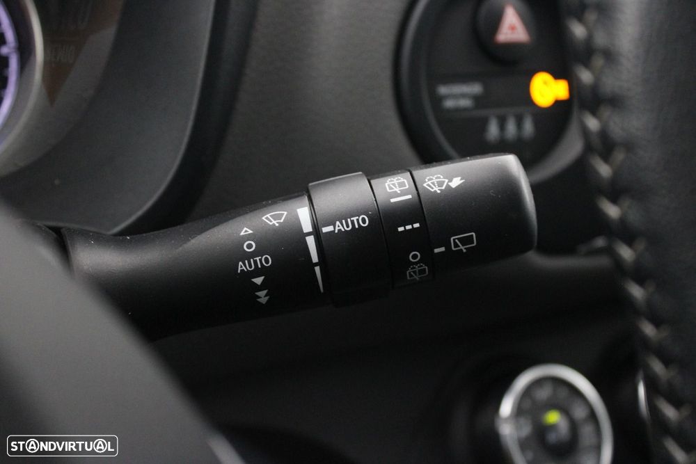 Toyota Yaris 1.0 VVT-i Comfort — fotografia 13