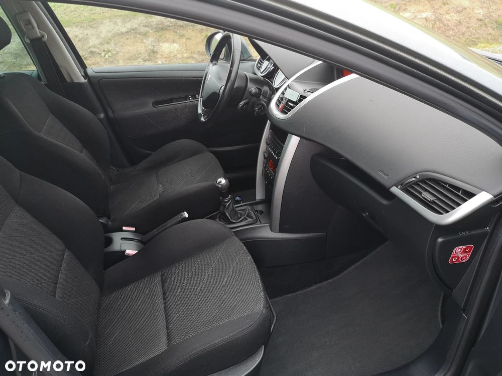 Peugeot 207 - 26