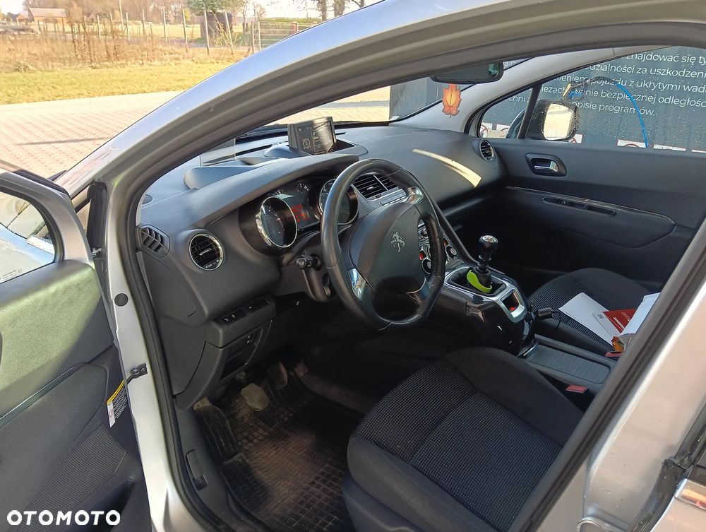 Peugeot 5008 HDI FAP 115 Style - 10
