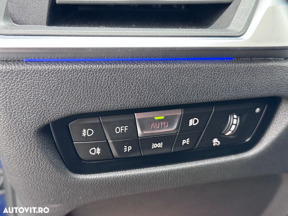 BMW Seria 3 320i AT - 32