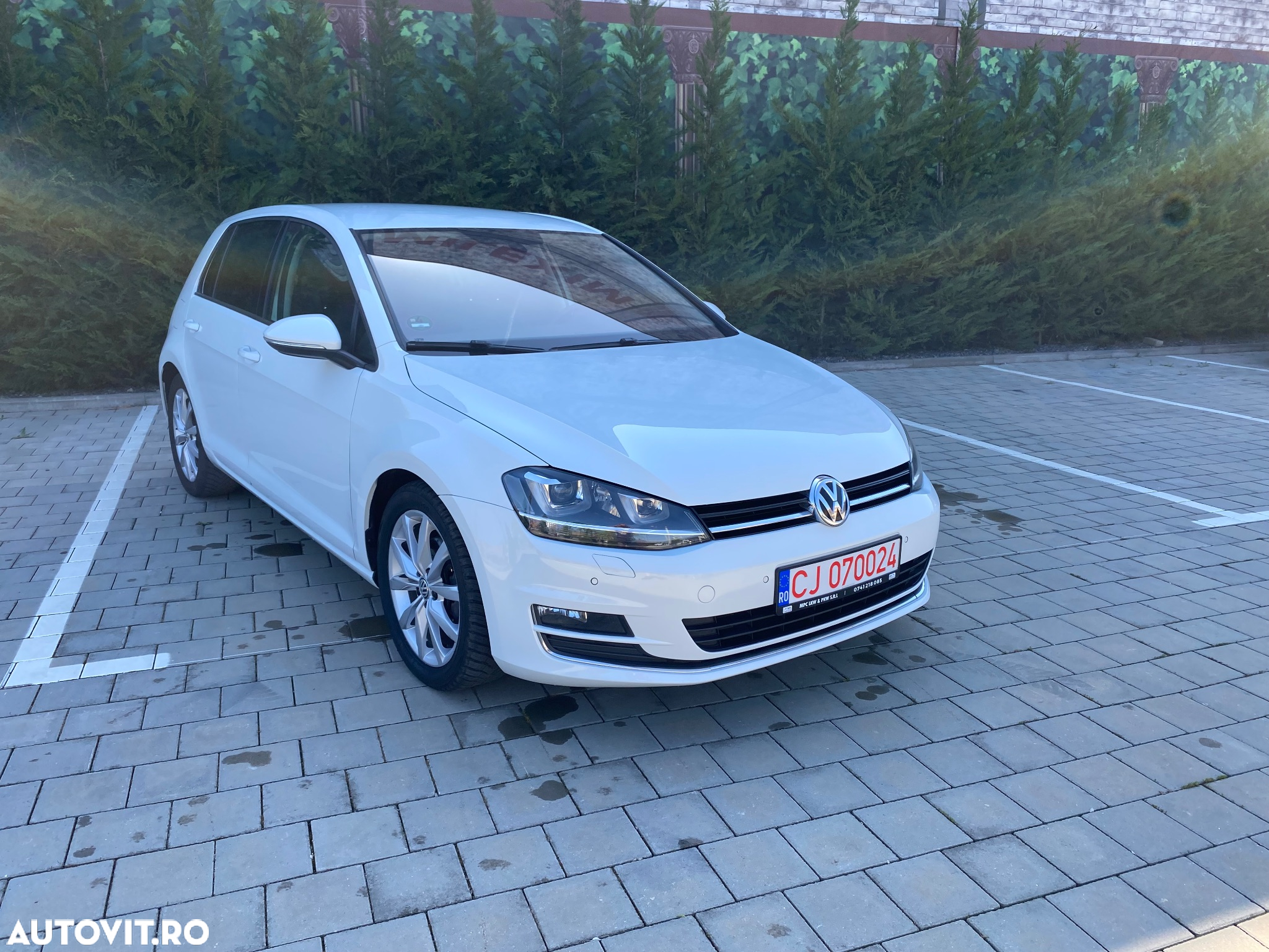 Volkswagen Golf 2.0 TDI Highline - 17