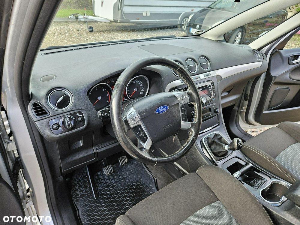 Ford S-Max - 8