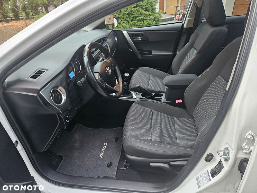 Toyota Auris - 16
