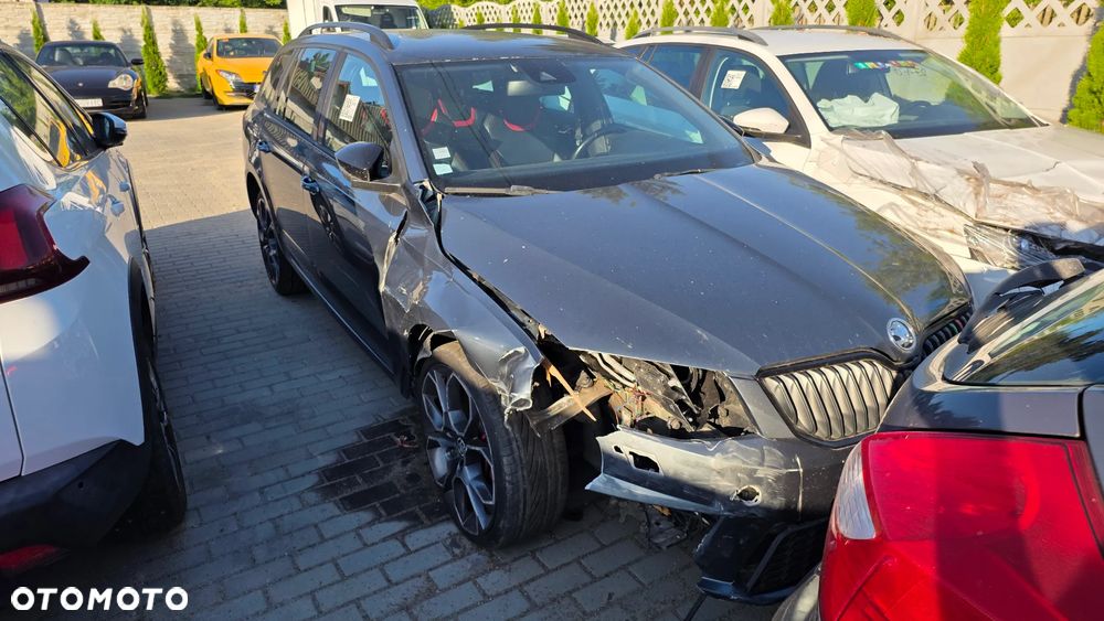 Skoda Octavia 2.0 TDI RS DSG - 4