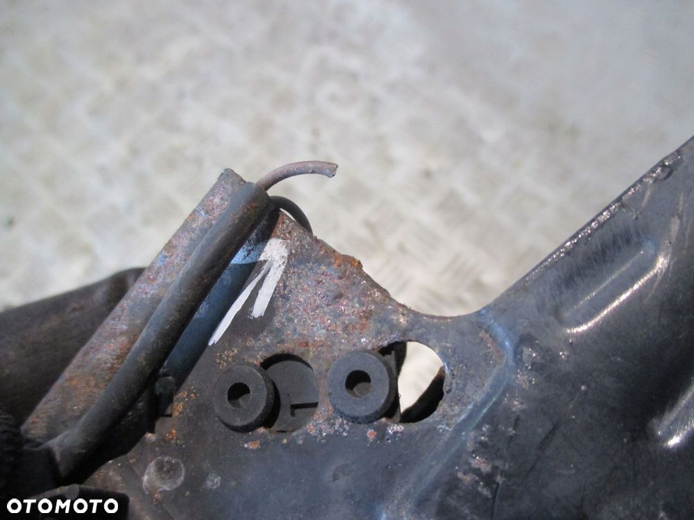 VW POLO IV 9N 01-05 ZAMEK MASKI POKRYWY PRZÓD - 2