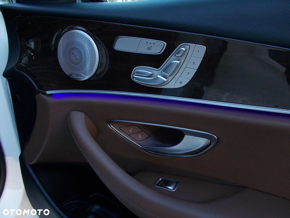 Mercedes-Benz Klasa E 350 9G-TRONIC AMG Line - 18