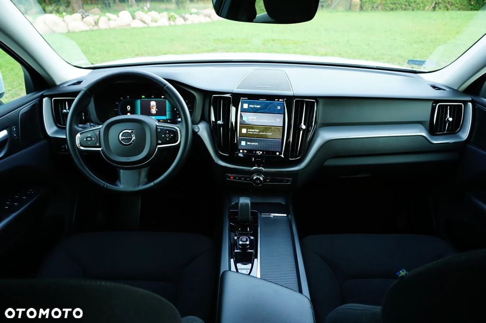 Volvo XC 60 B4 B Momentum Pro - 23