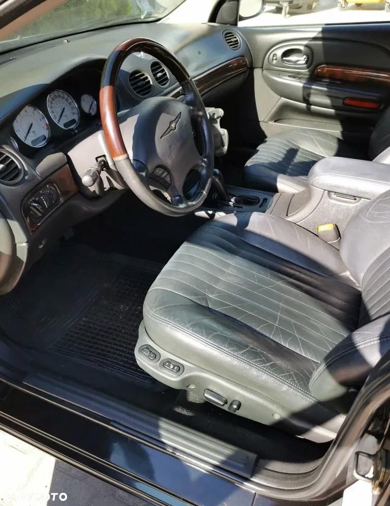 Chrysler 300M - 11