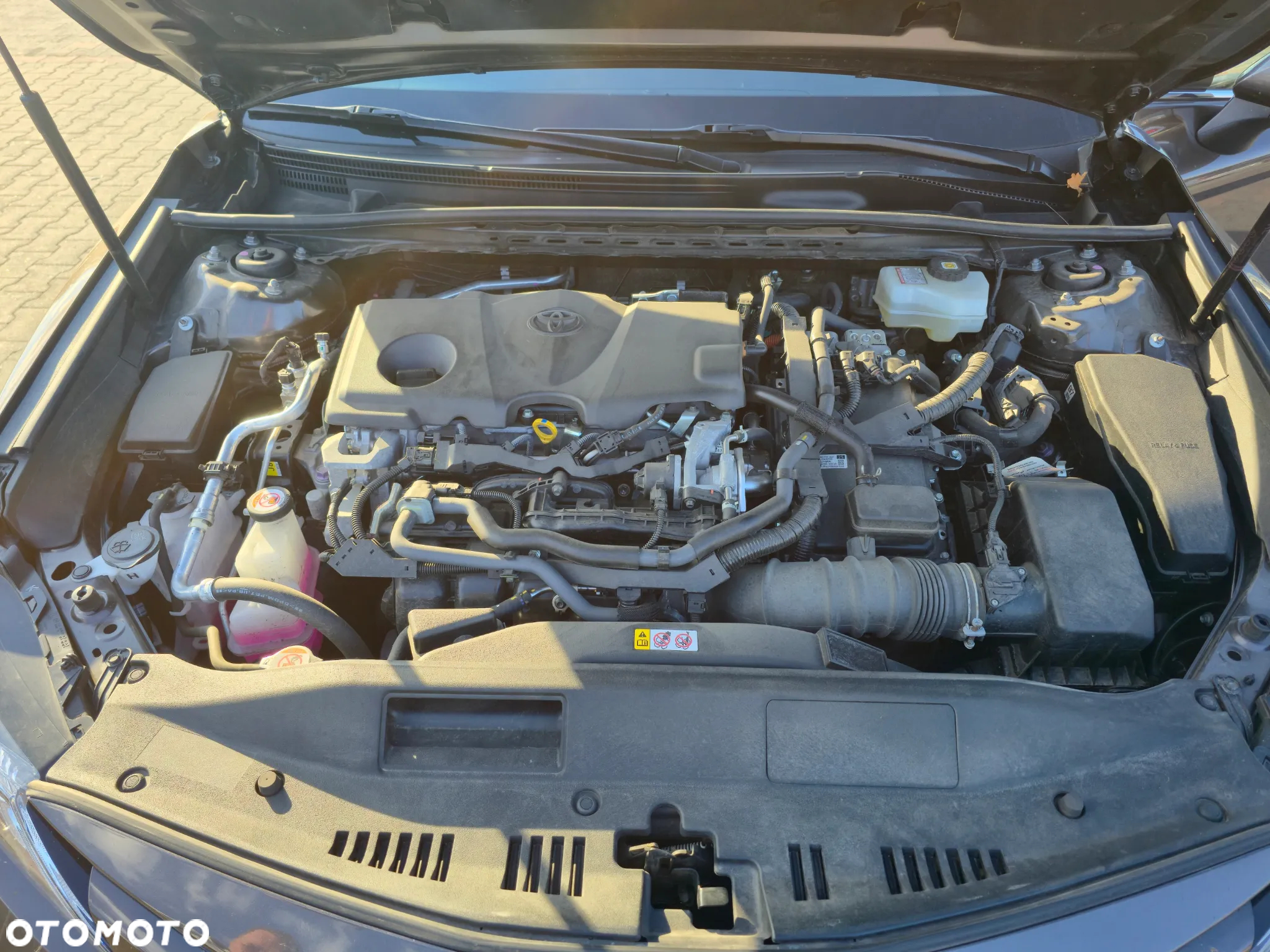 Toyota Camry 2.5 Hybrid Comfort CVT - 16