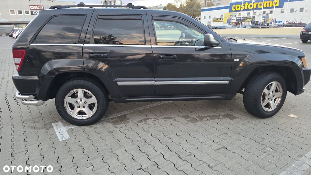 Jeep Grand Cherokee - 25