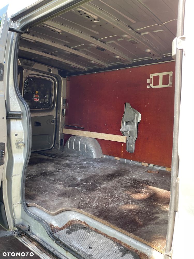 Renault Trafic - 11