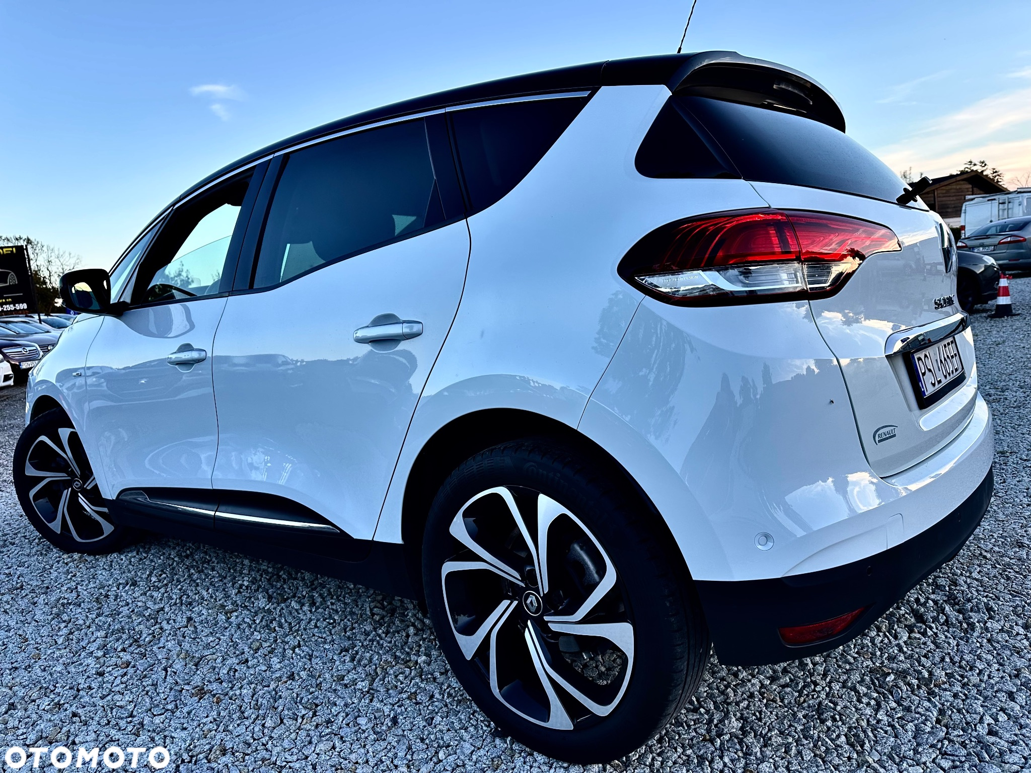 Renault Scenic ENERGY dCi 110 EDC BOSE EDITION - 4