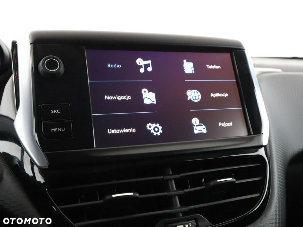 Peugeot 2008 1.2 Pure Tech Style S&S - 24