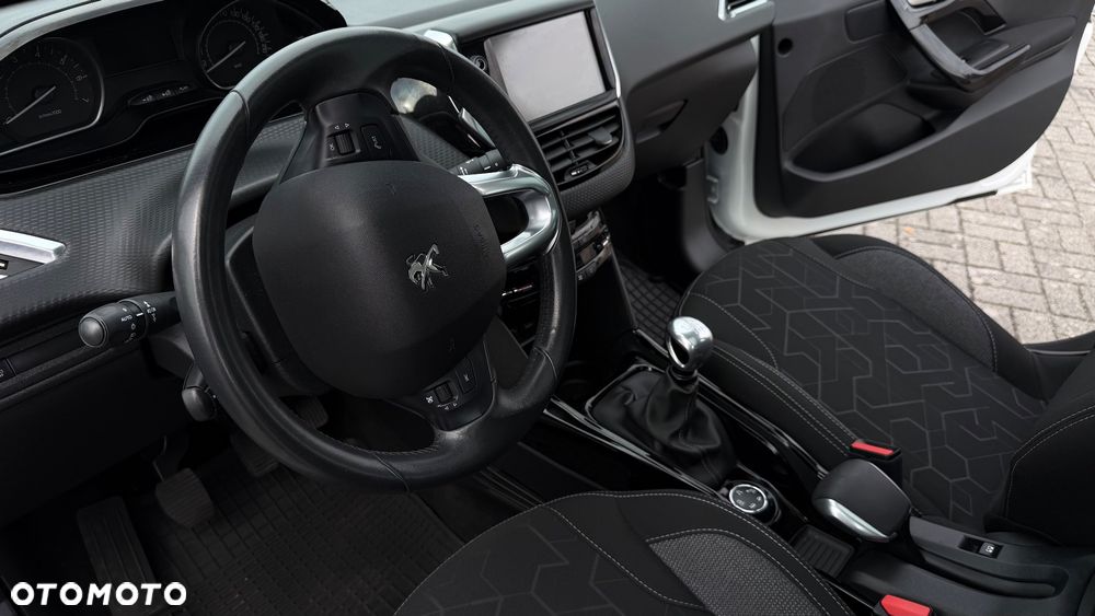 Peugeot 2008 1.2 Pure Tech GPF Allure S&S - 13