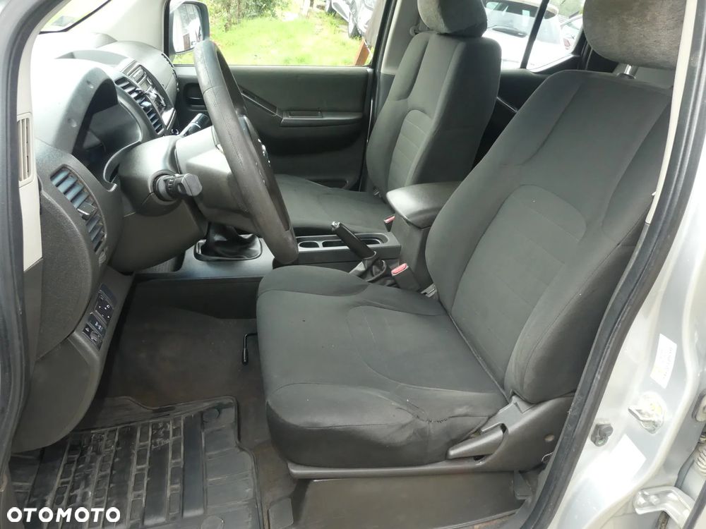 Nissan Navara 2.5 D XE 140 - 16