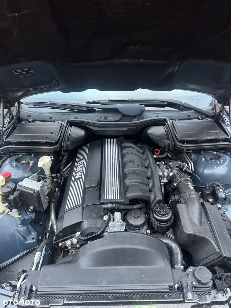 BMW Seria 5 528i - 7