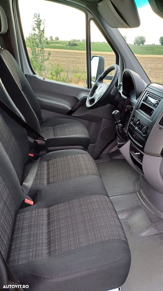 Mercedes-Benz Sprinter - 13