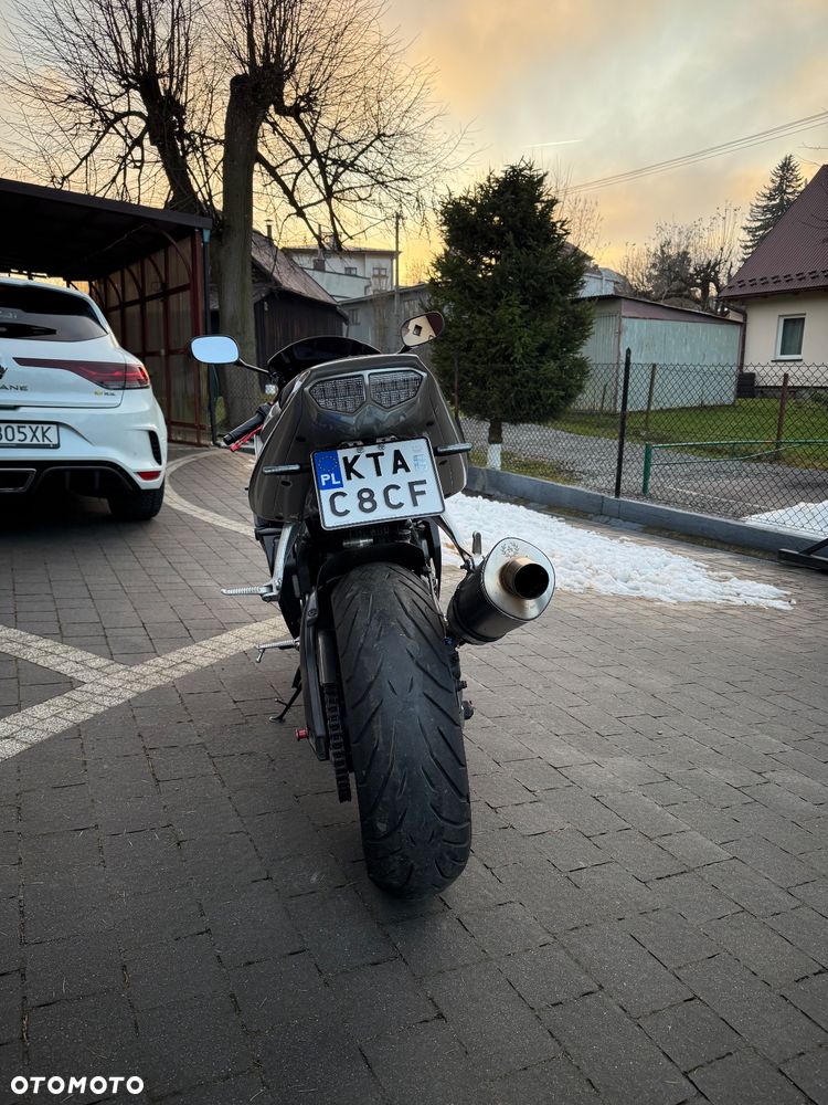 Yamaha R6 - 5