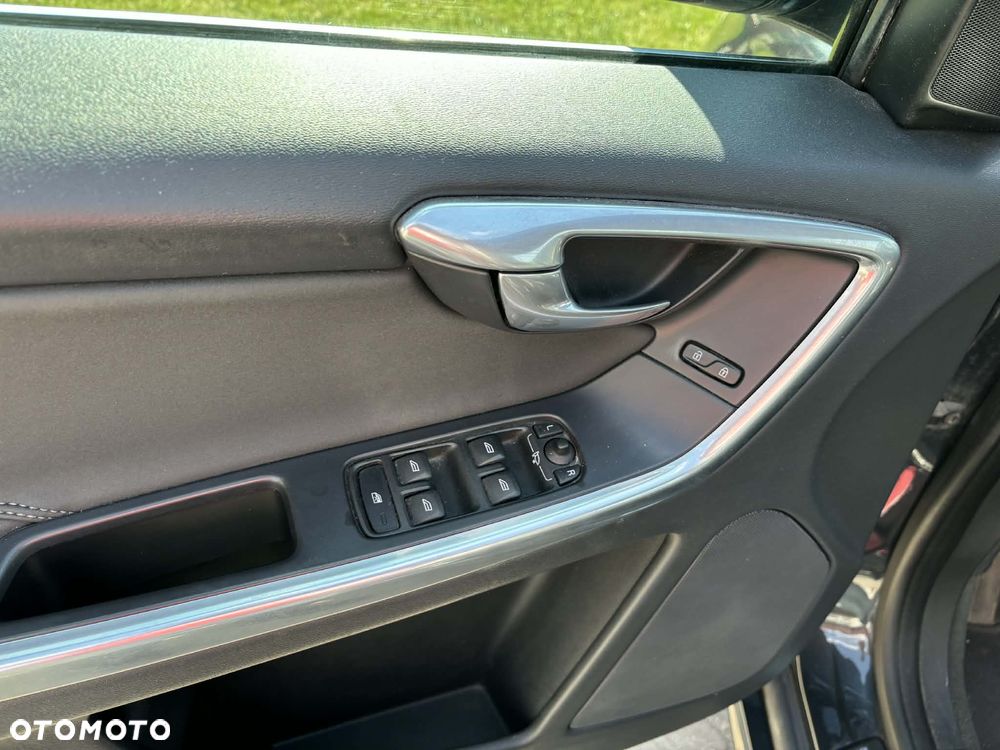 Volvo XC 60 D3 Momentum - 9