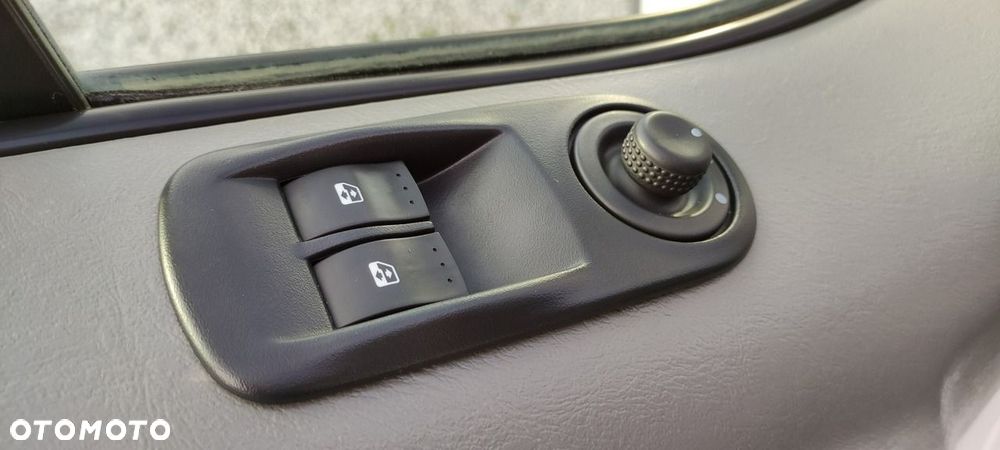 Renault Trafic - 19