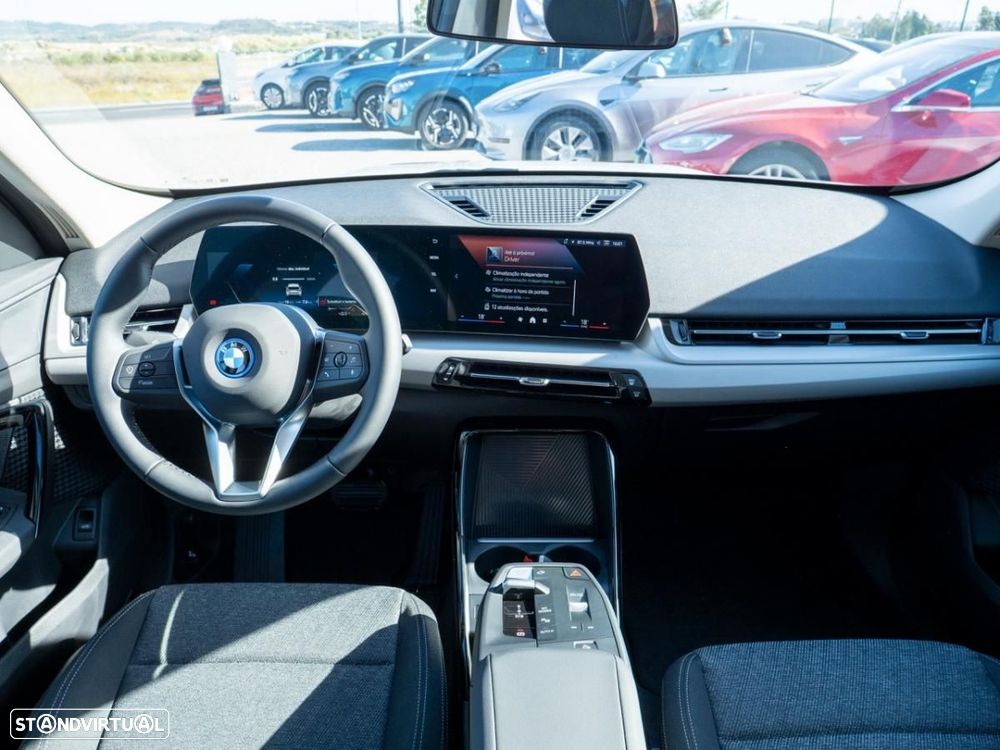 BMW iX1 eDrive20 - 30