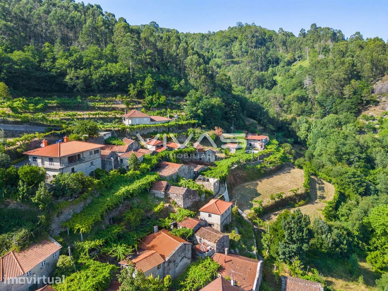 Moradia para Restaurar T0 Venda em Cibões e Brufe,Terras de Bouro - Grande imagem: 2/25
