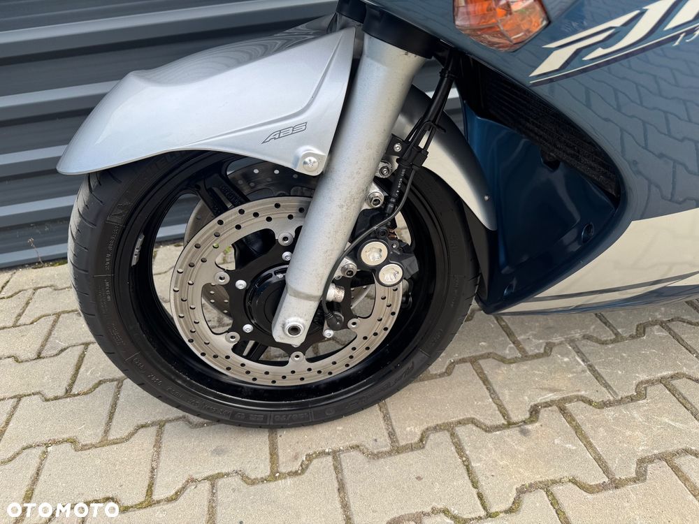 Yamaha FJR - 19