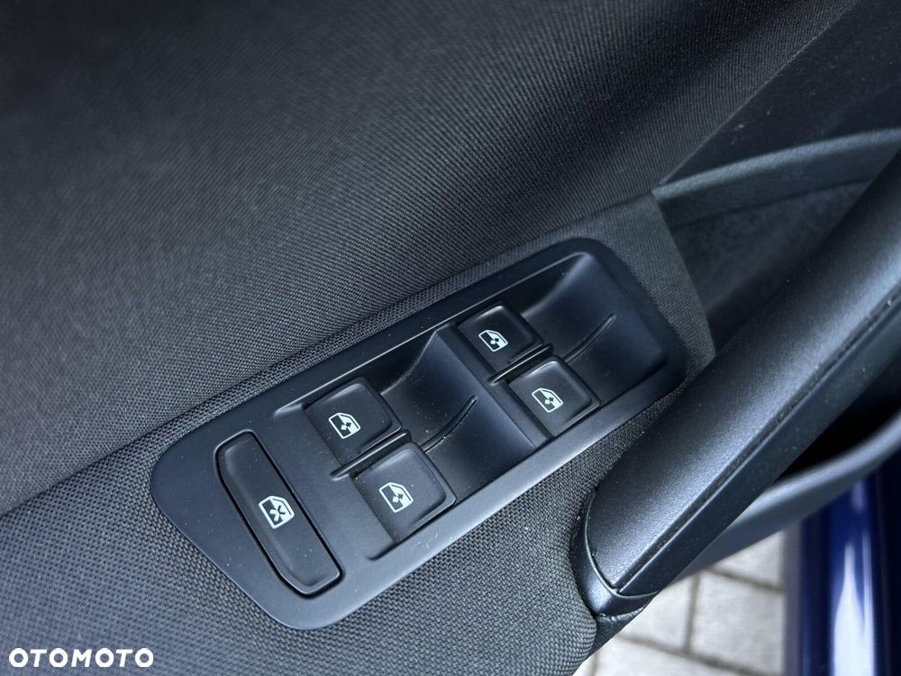 Volkswagen Golf 1.4 TSI BMT Comfortline - 11