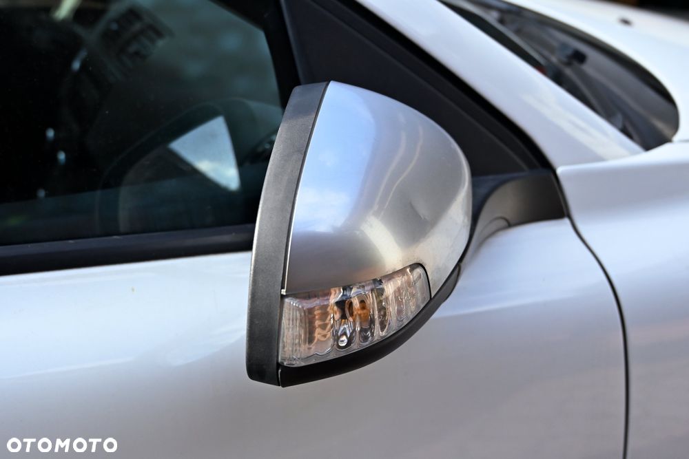 Volvo C30 1.6D DRIVe R-Design Start-Stop - 19
