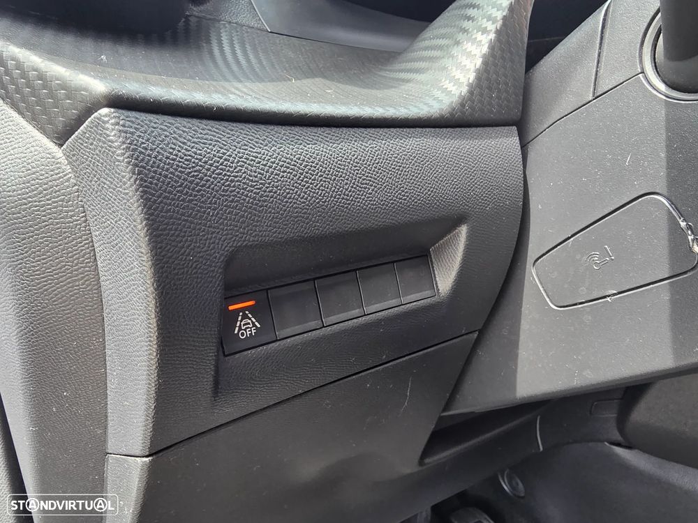 Peugeot 2008 1.5 BlueHDi GT Pack EAT8 - 38