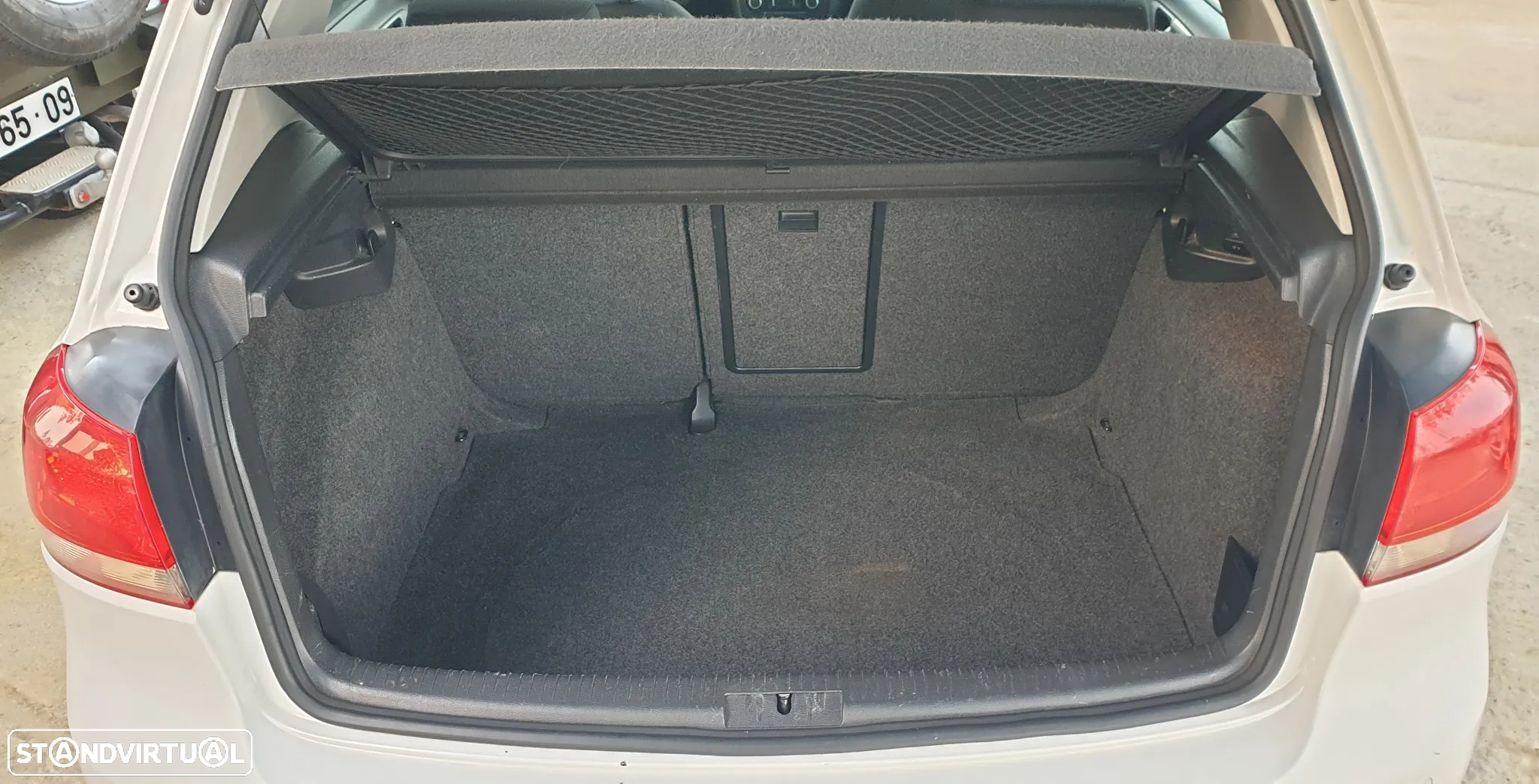VW Golf 1.6 TDi Edition - 22
